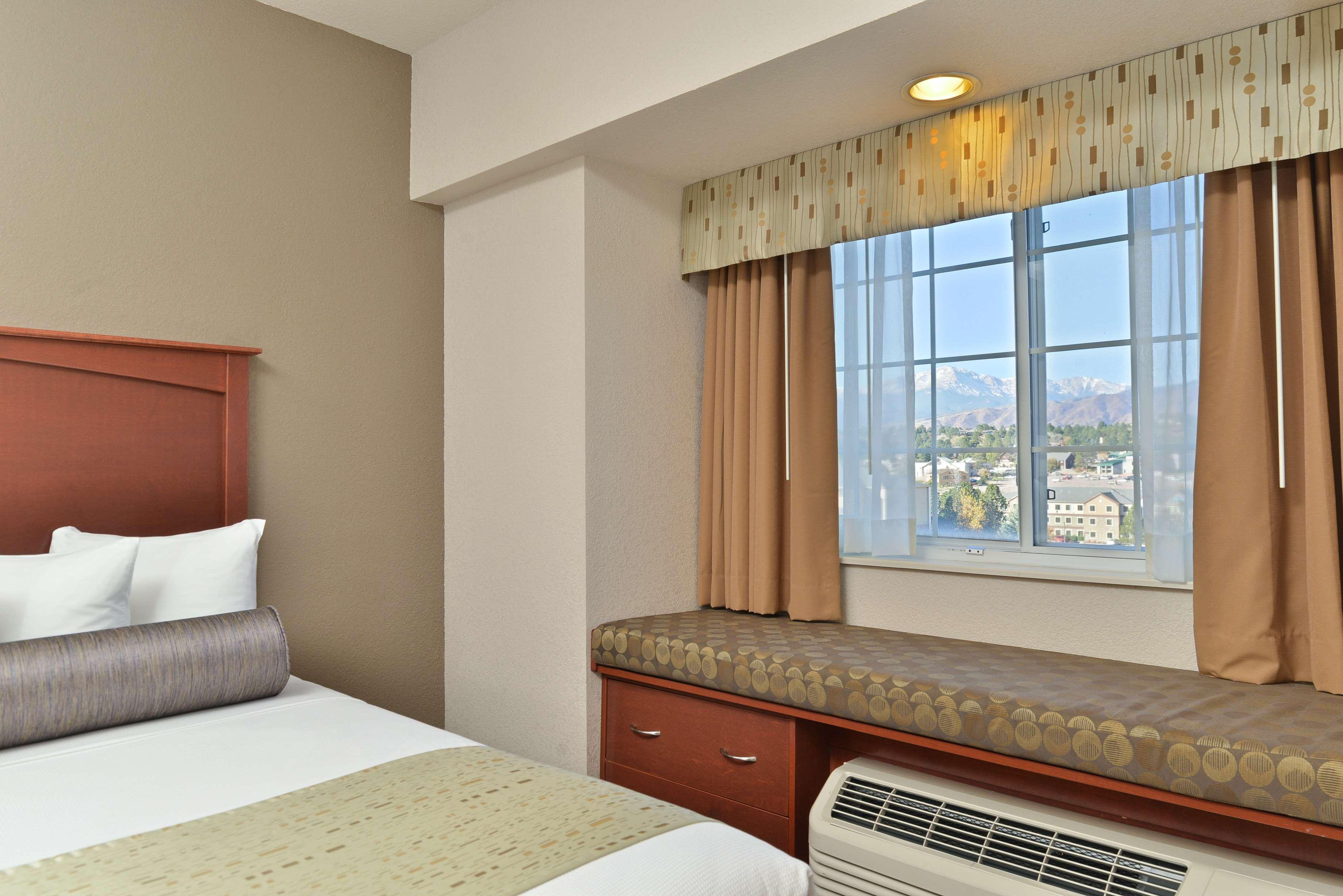 Best Western Plus Peak Vista Inn & Suites Colorado Springs Zewnętrze zdjęcie
